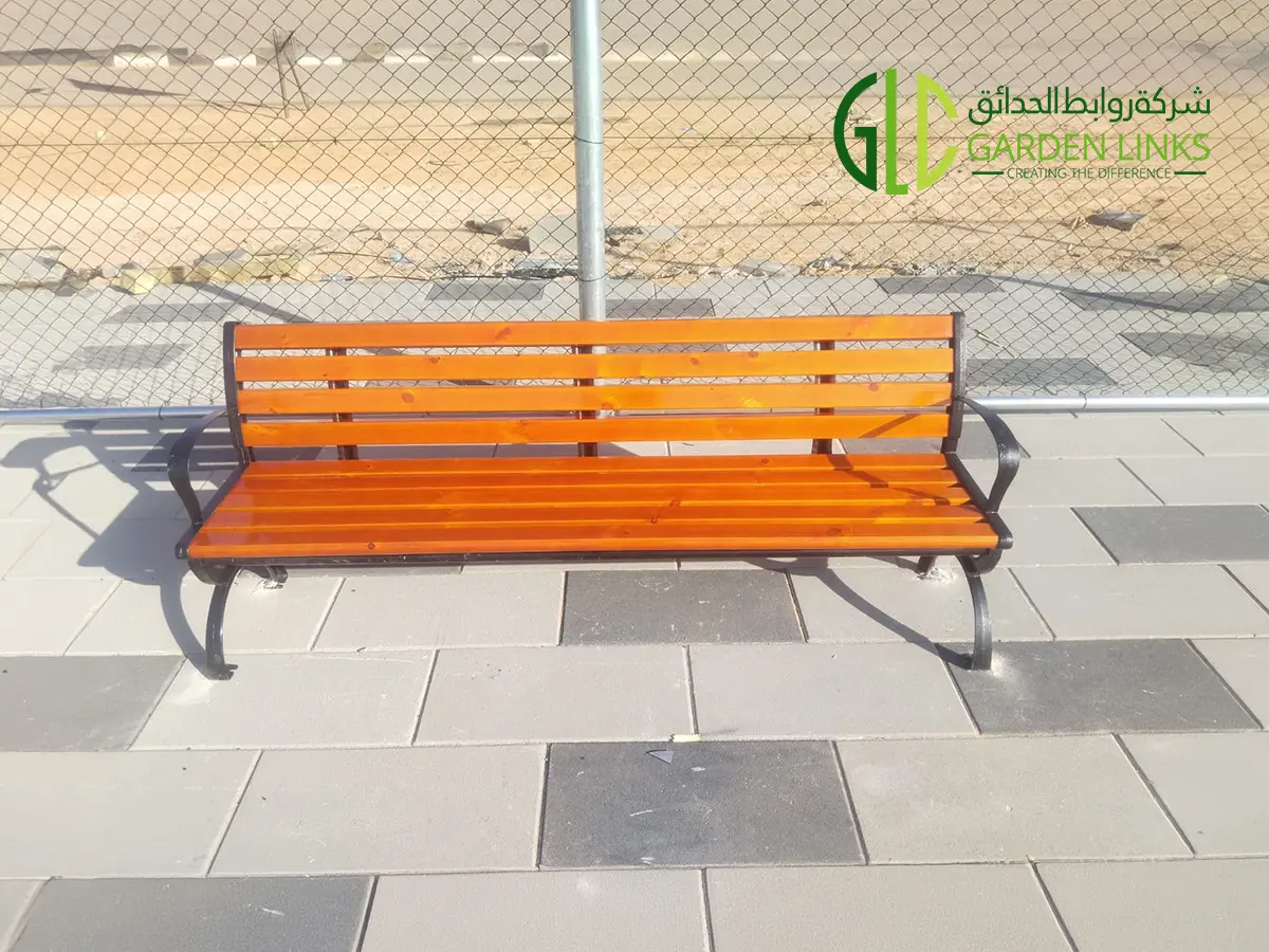 Outdoor Benches & Trash Bins in Hail City | Garden Links