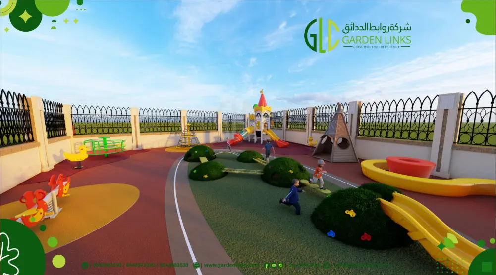 ملعب أطفال تفاعلي يضم منطقة حسية مركزية وأنشطة توازن منخفضة وزحاليق وبيت لعب وهزازات ومقاعد منحنية